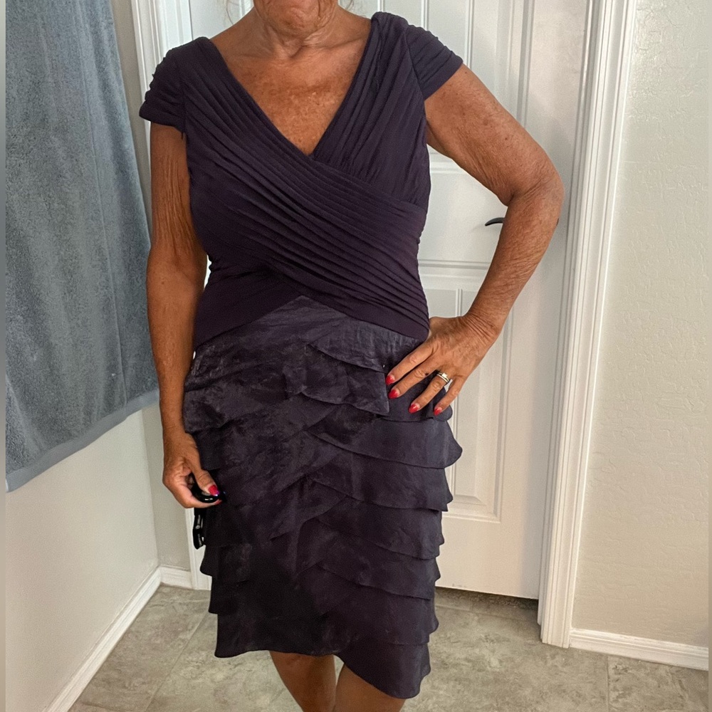 Adrianna Papell Deep Purple Dress 10 mid length EXC Gorgeous Unique Tulip Layers